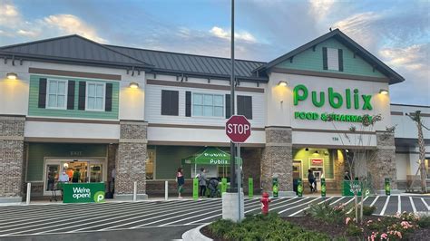 Publix 468 - Publix #468, also known as Publix at Abernathy Square Shopping Center, is a Publix supermarket located at Abernathy Square Shopping Center, at 6615 Roswell Road Northeast in Sandy Springs, Georgia. The store opened on May 12, 1994. 